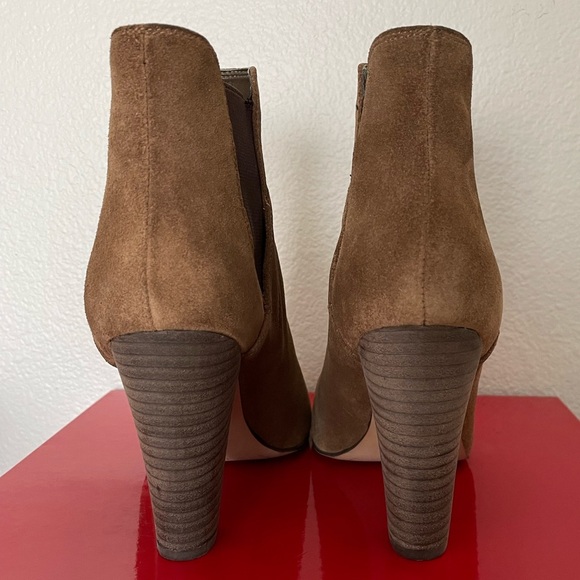 GUESS WOMEN’s BESY PEEP TOE ANKLE BOOTIE - Picture 10 of 14